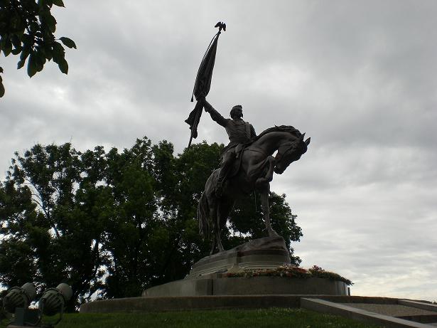 STATUE