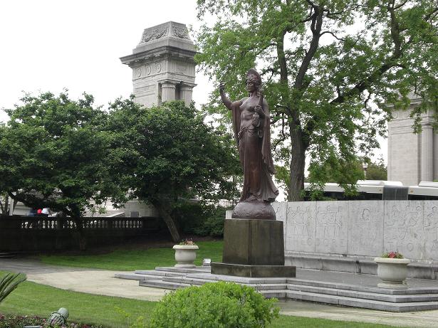 STATUE